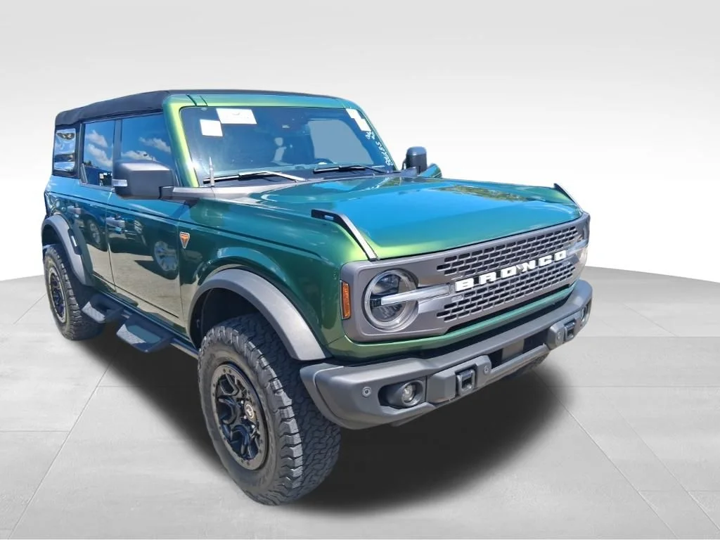 Used 2023 Green Ford Badlands image 13