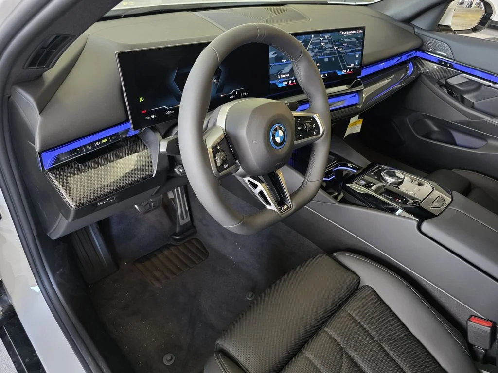 New 2026 White BMW eDrive40 image 16
