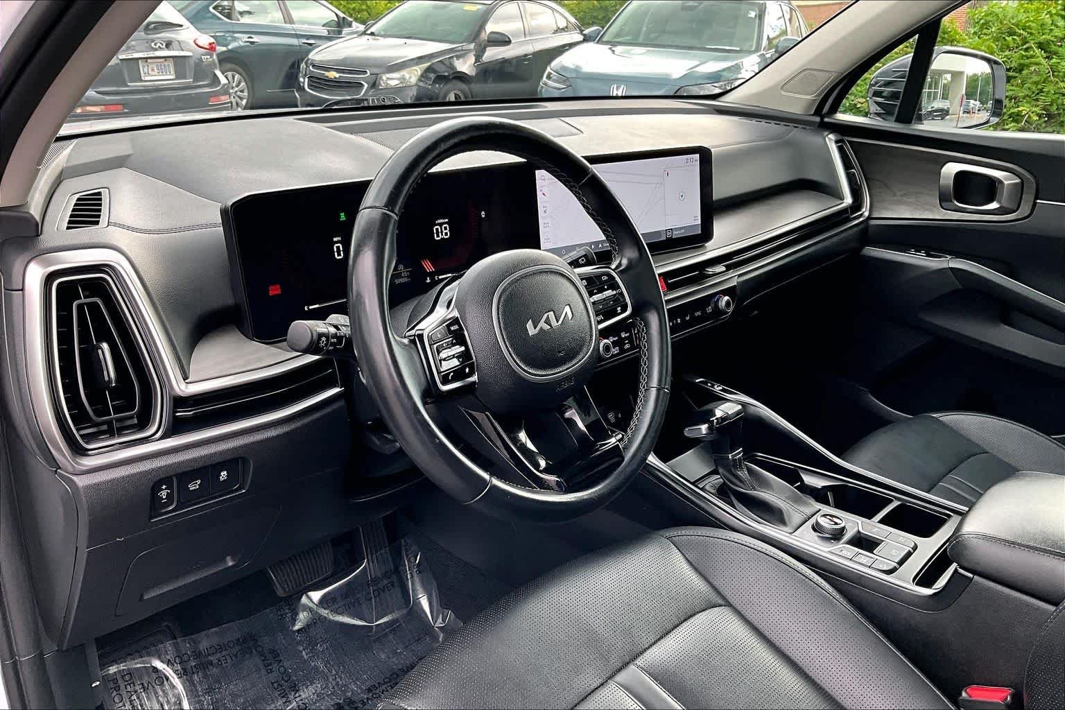 Used 2024 Glacial White Pearl Kia X-Line EX image 26