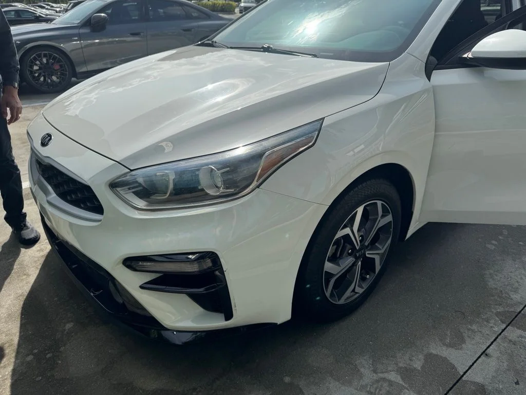 Used 2019 White Kia LXS image 14