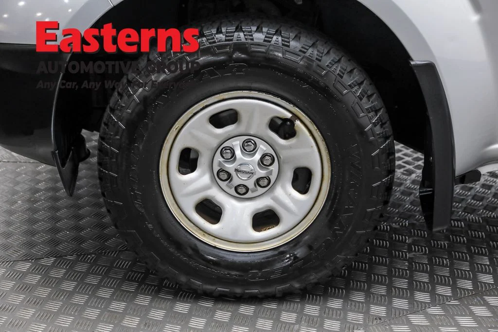 Used 2019 Silver Nissan S image 31