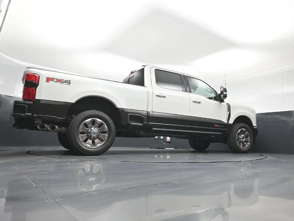 Used 2025 White Ford King Ranch image 48