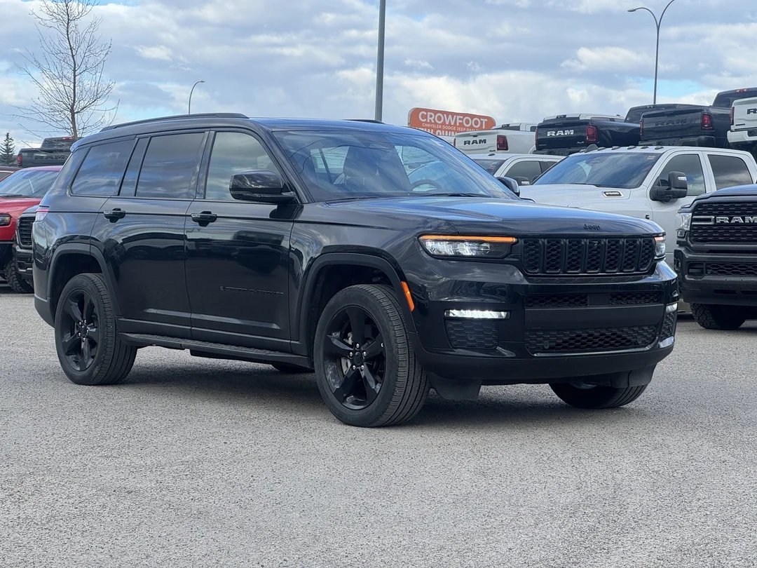 Certified Used 2024 Black Jeep Limited - - 4x4 - Black App Pkg - Pano Sunroof - Luxury Tech II & More! image 2