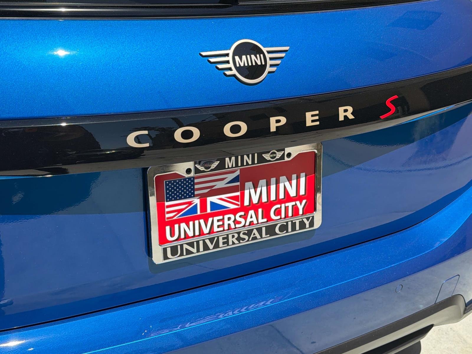 Used 2026 Icy Sunshine Blue Metallic MINI Cooper S FWD image 5