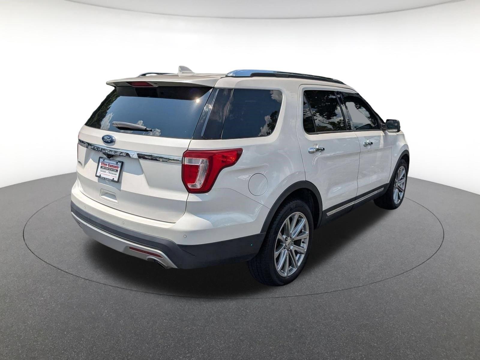 Certified Used 2017 White Platinum Metallic Tri-Coat Ford Limited image 4