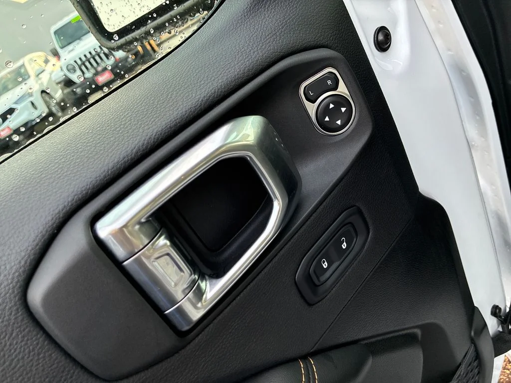 Used 2026 White Jeep Sahara image 27