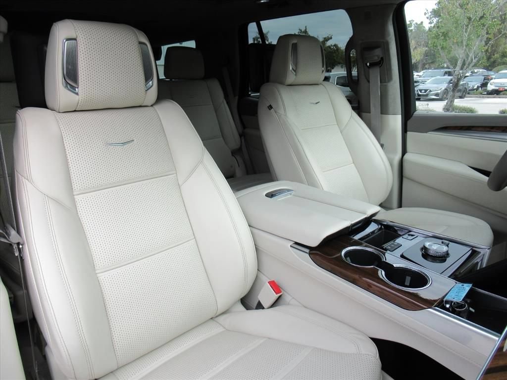 2026 Cadillac Escalade Platinum Sport - Photo 10