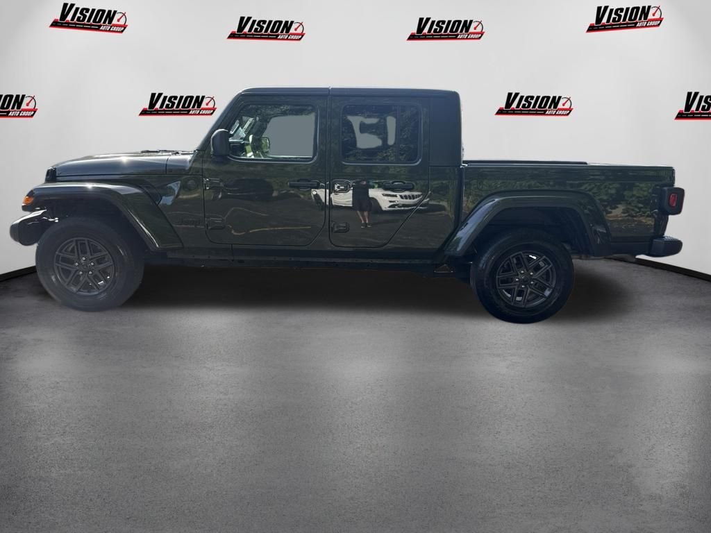 Used 2024 Green Jeep Sport S image 8