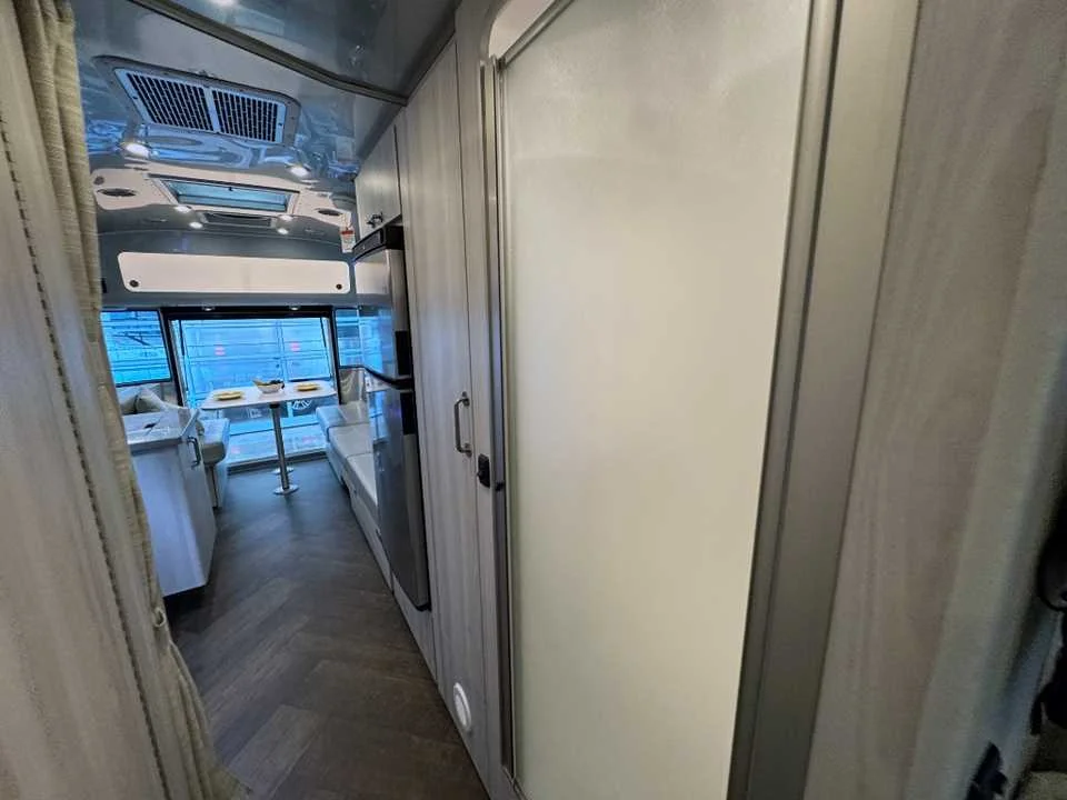 New 2027 SILVER AIRSTREAM  image 37