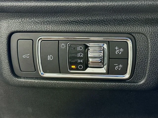 Certified Used 2020 Gray Lincoln Reserve image 21