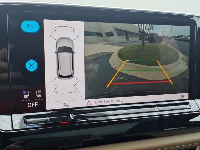 New 2026 Deep Black Pearl Volkswagen SE w/Technology 4M image 19