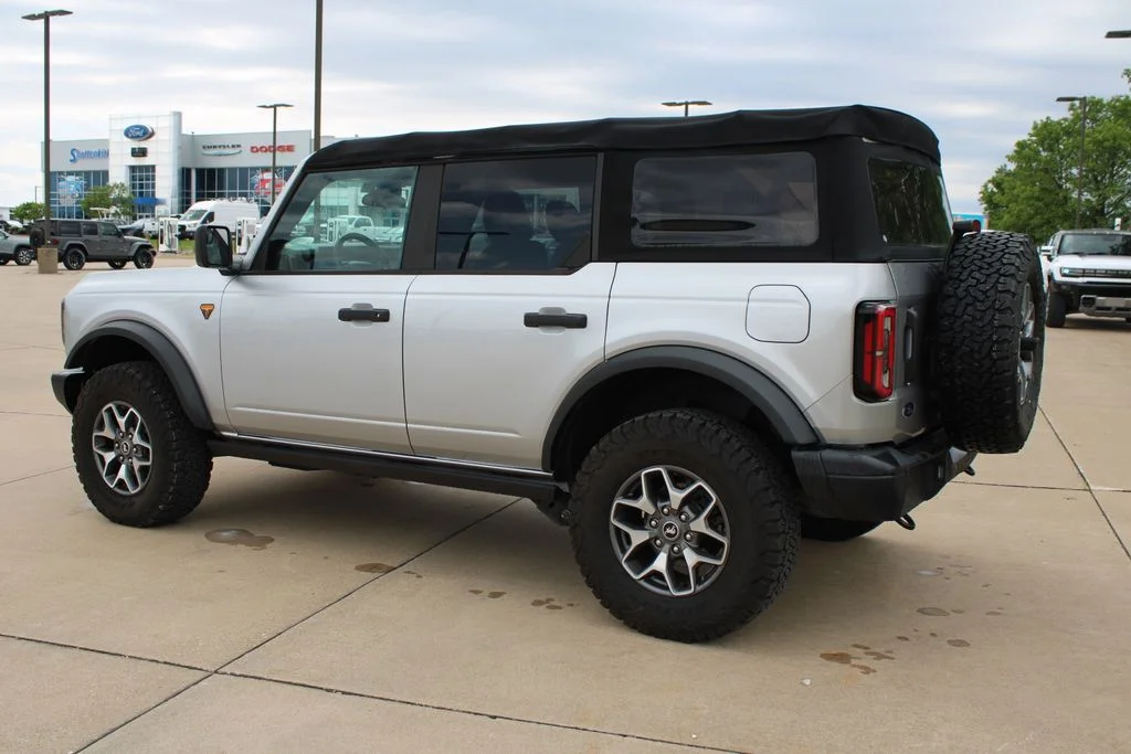 Used 2022 Silver Ford Badlands image 15