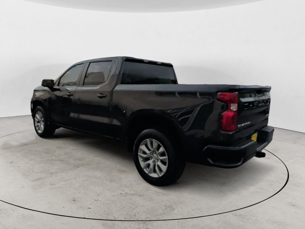 Used 2023 Gray Chevrolet Custom image 7