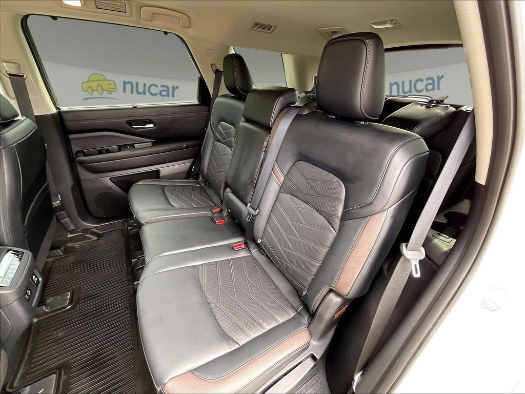 Used 2023 Pearl White Tricoat Nissan Platinum image 14