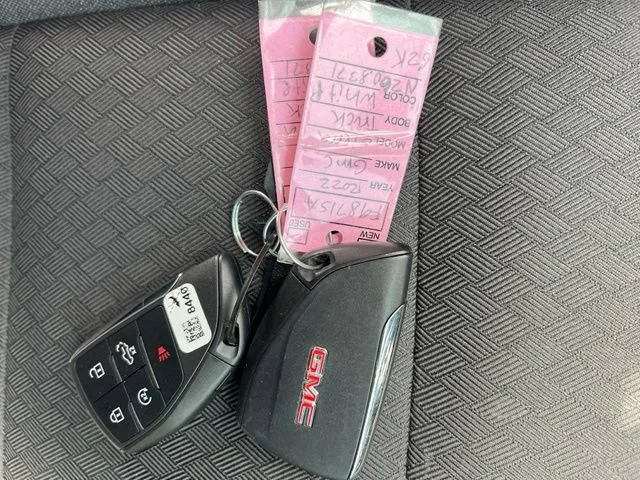 Used 2022 Summit White GMC Elevation image 14