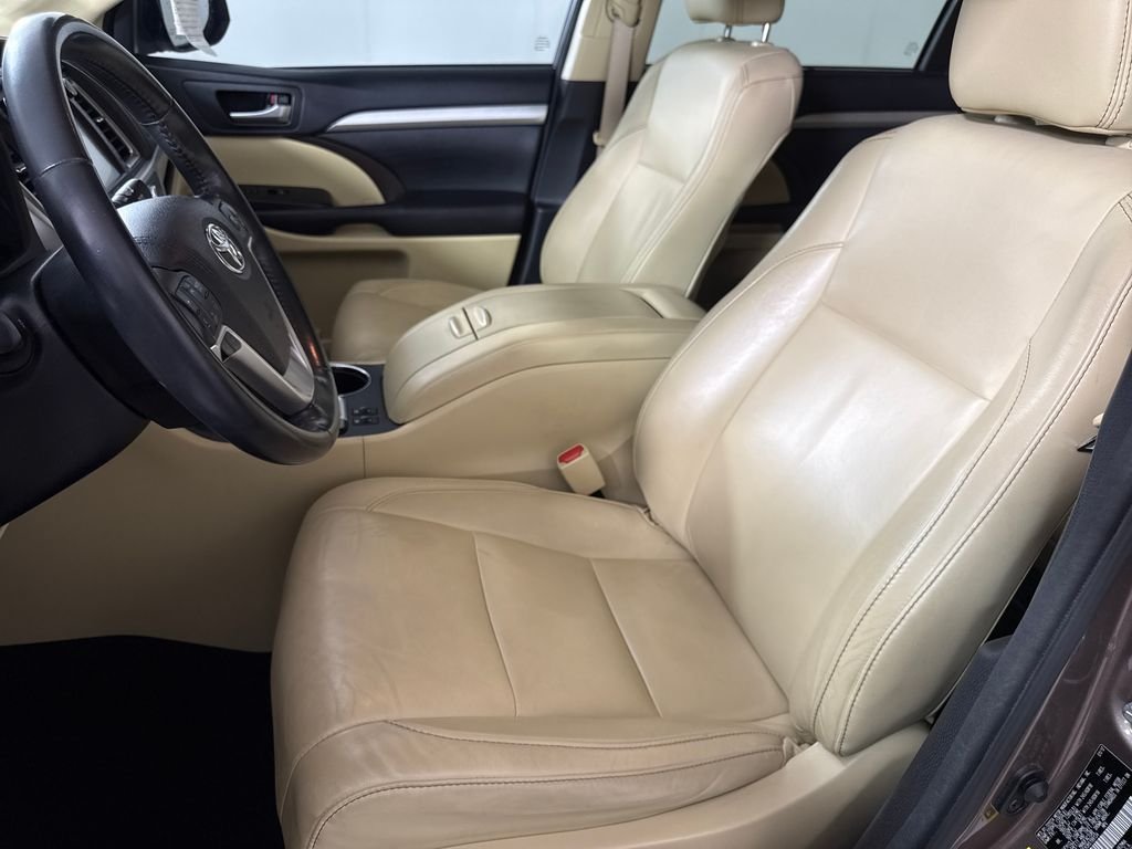 2017 Toyota Highlander XLE - Photo 11