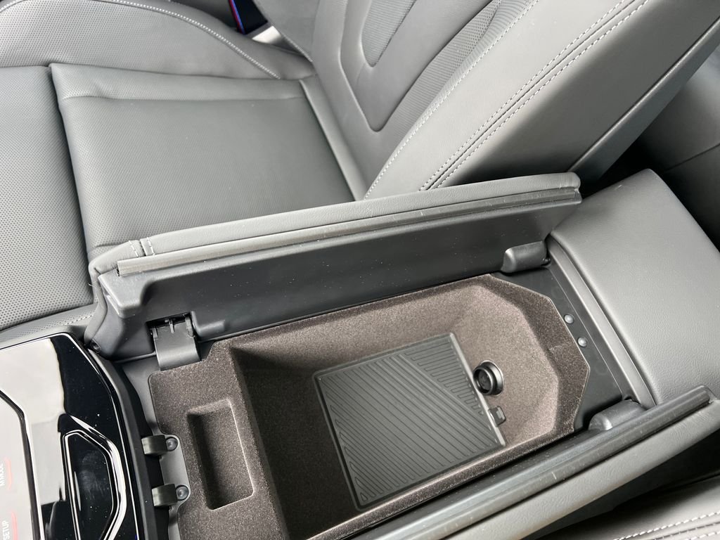Used 2027 White BMW Base image 22