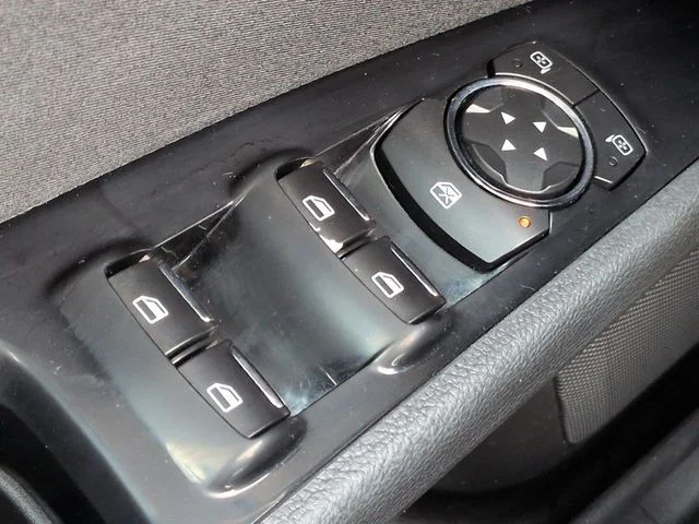 Used 2016 Oxford White Ford SE image 21
