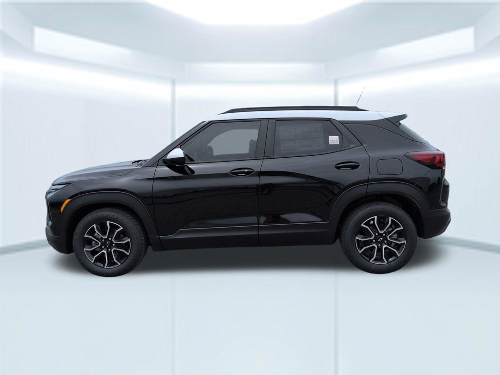 New 2026 Mosaic Black Metallic Chevrolet ACTIV image 2
