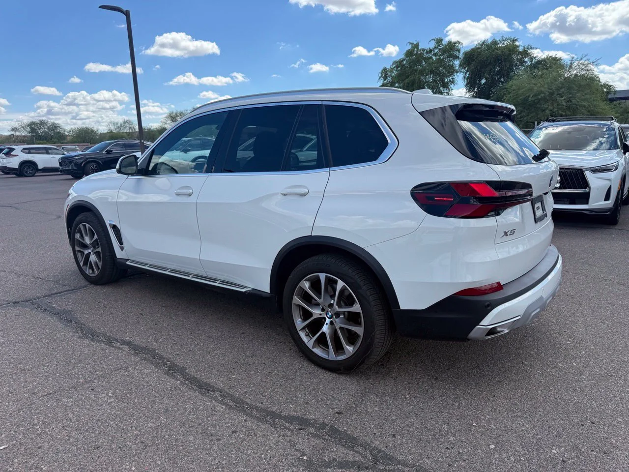 Used 2026 Alpine White BMW xDrive40i image 6