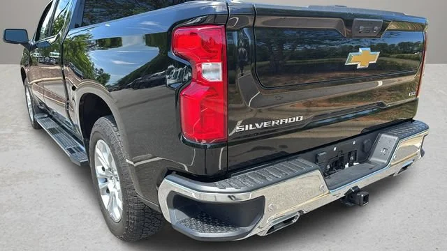 Used 2025 Black Chevrolet LTZ image 10
