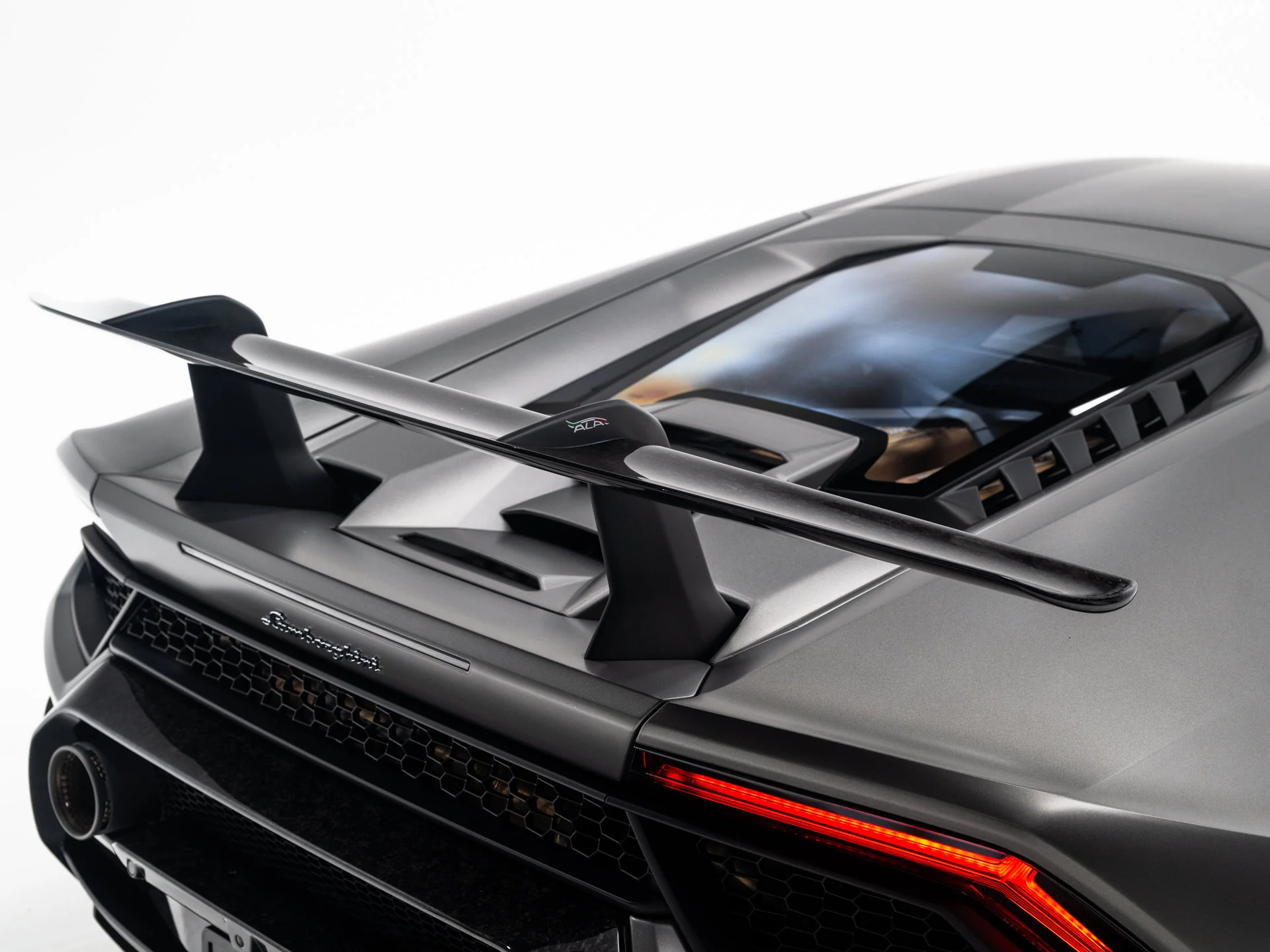 Used 2018 Grigio Titans Matt - AD PERSONAM Lamborghini Performante image 24