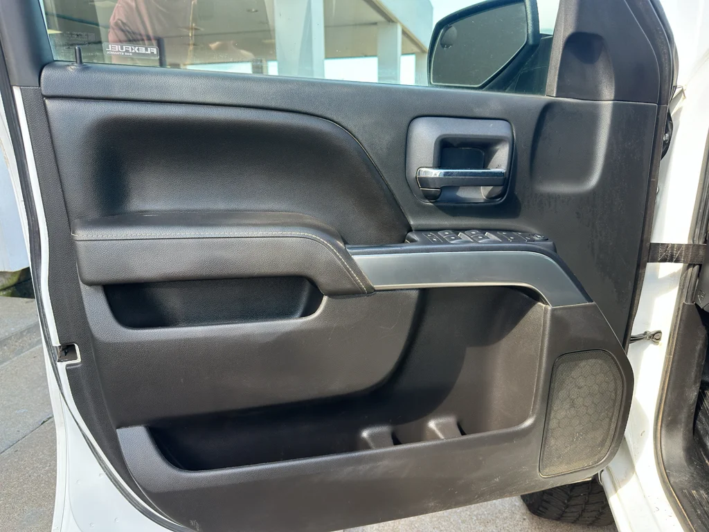 Used 2016 Summit White Chevrolet LT image 15