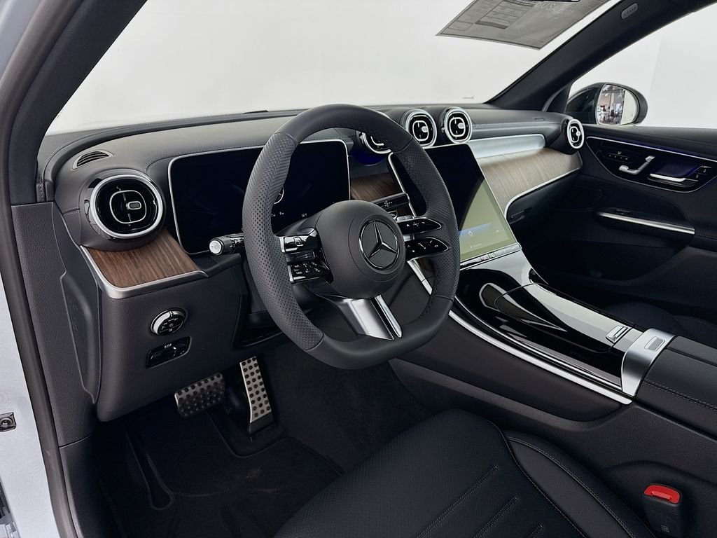 Used 2026 Silver Mercedes-Benz GLC 300 image 4