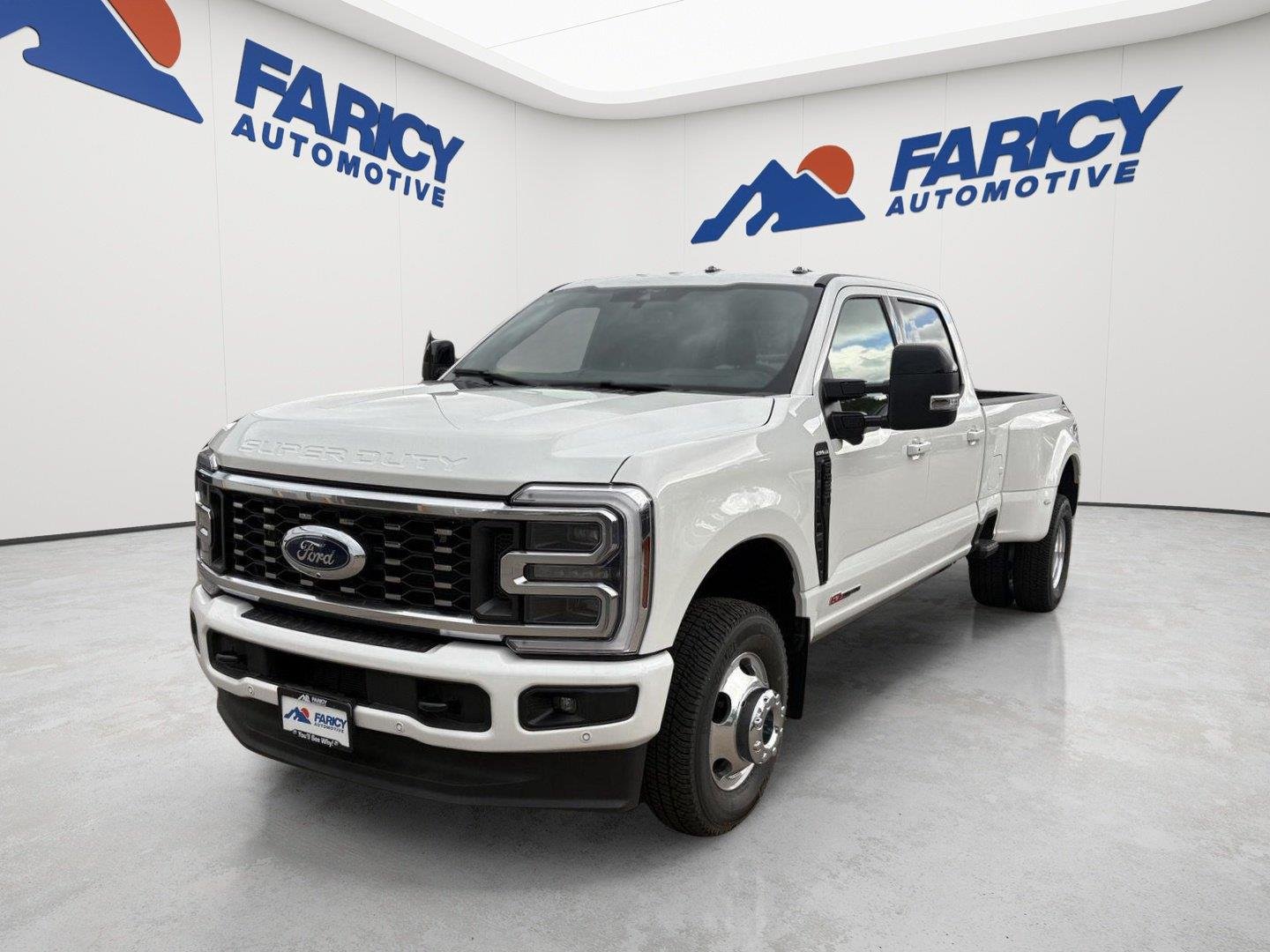 New 2026 Star White Metallic Tri-Coat Ford Platinum image 1