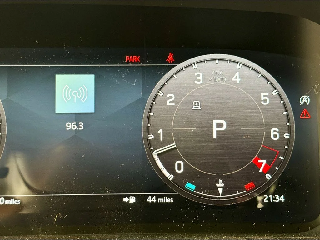 New 2026 Woolstone Green Land Rover X-Dynamic SE image 12