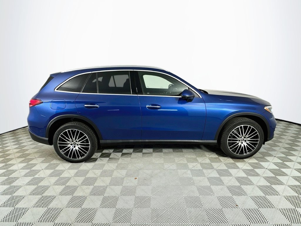 New 2027 Blue Mercedes-Benz GLC 300 image 8