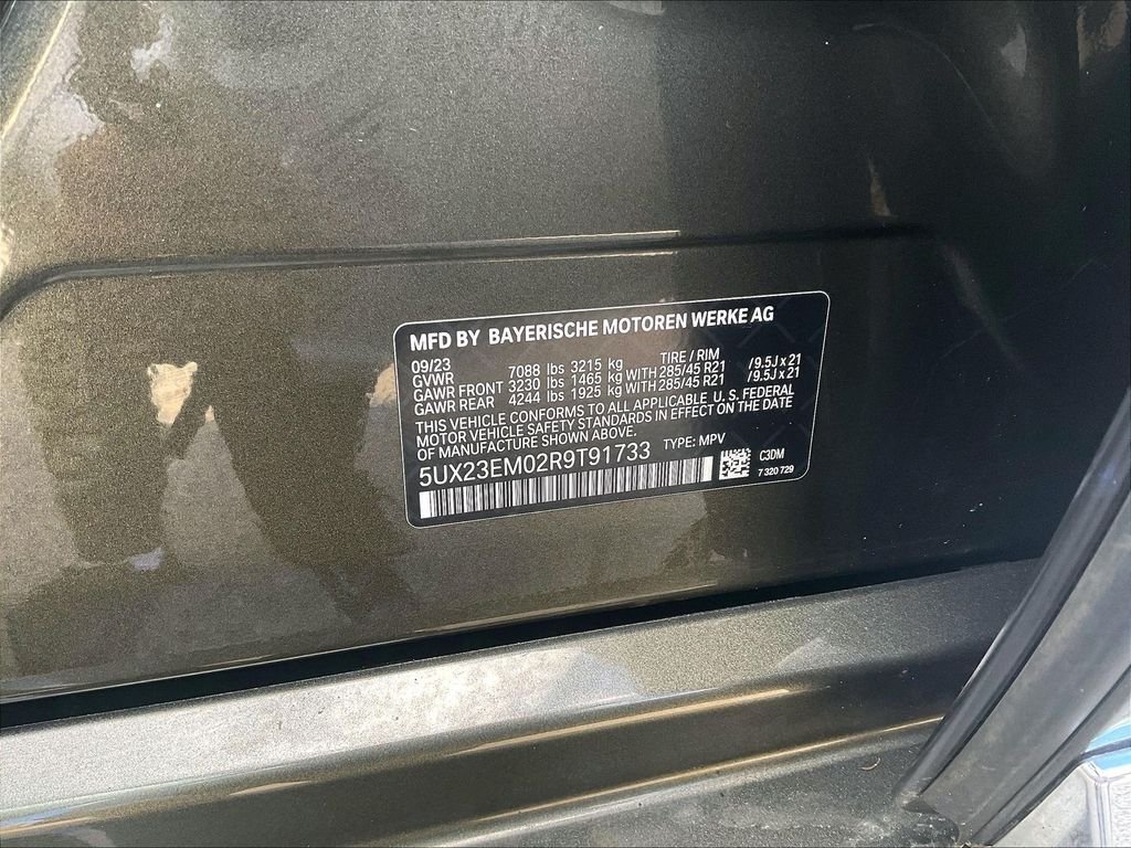 Used 2024 Green BMW xDrive40i image 36