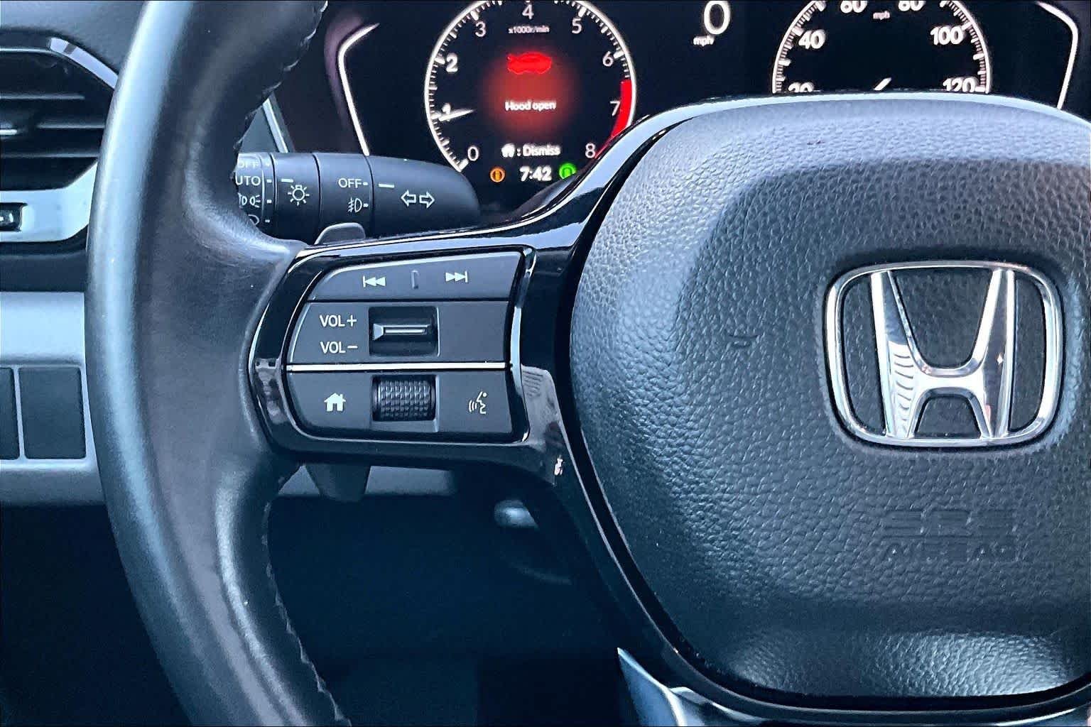 Used 2025 Platinum White Pearl Honda EX-L image 24
