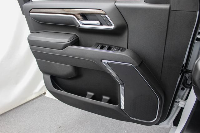 New 2026 Summit White GMC SLE image 19