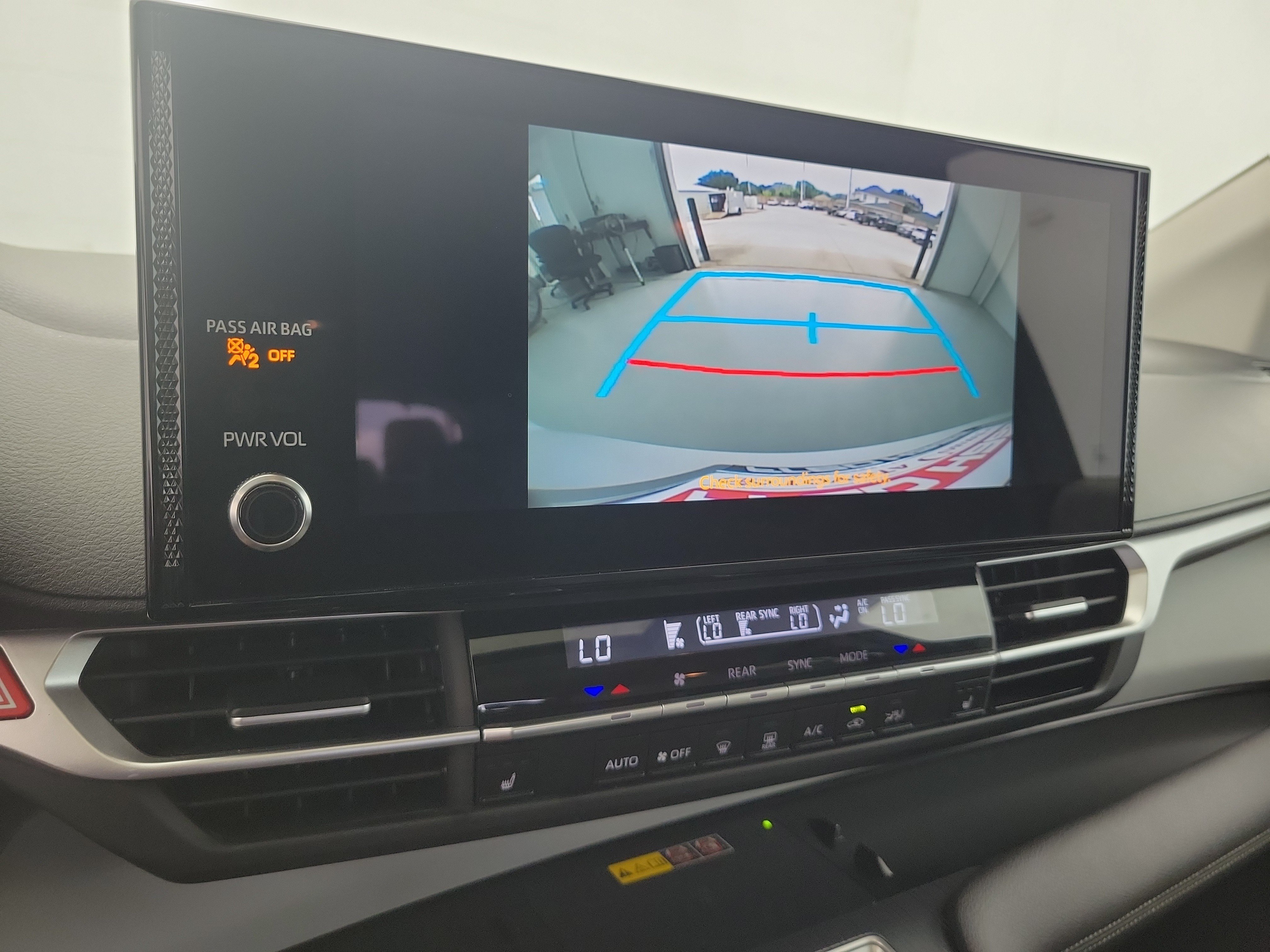 Used 2025 Wind Chill Pearl Toyota XLE image 30