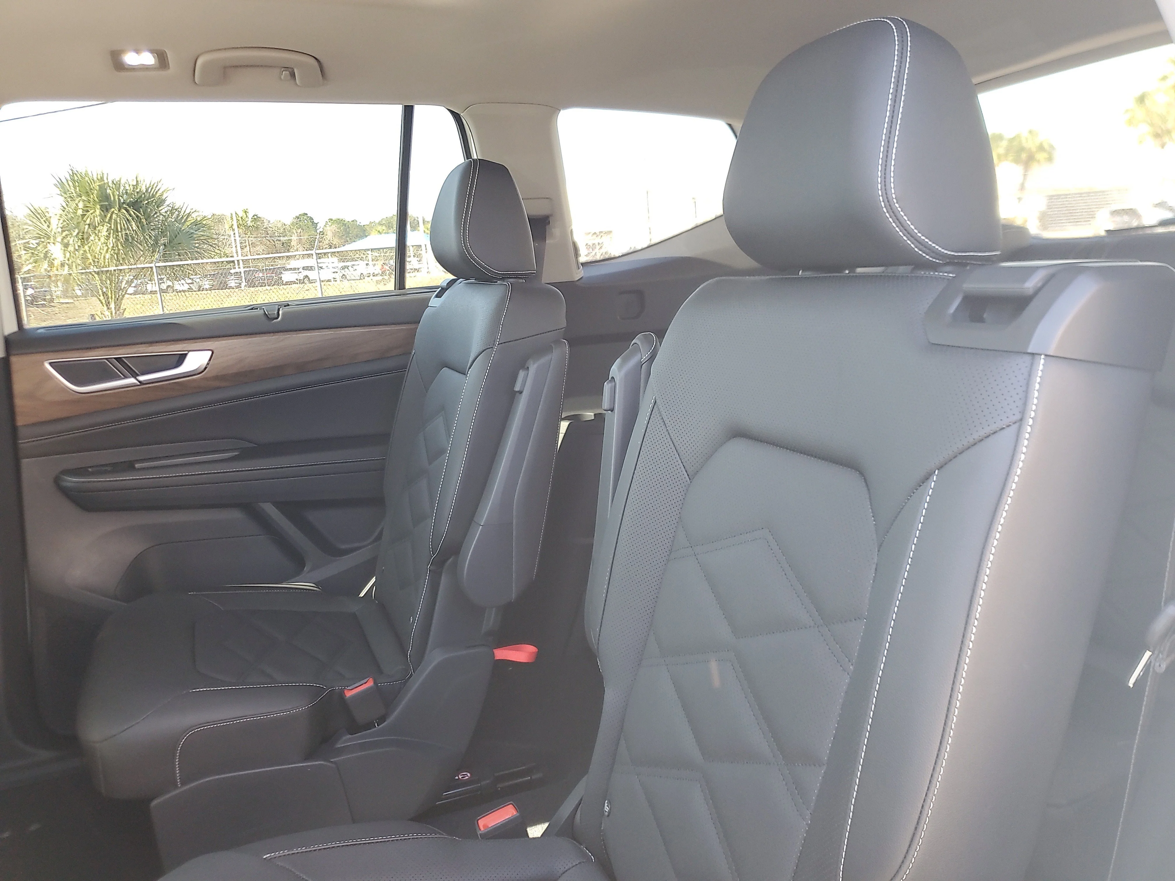 New 2026 White Volkswagen 2.0T SE w/Technology image 10