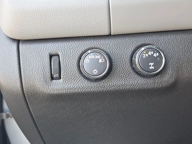 Used 2020 Gray Chevrolet Work Truck image 24