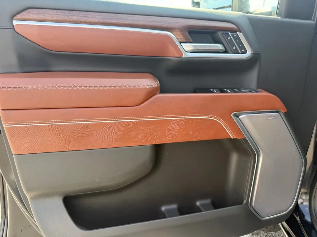 Used 2025 Black GMC Denali Ultimate image 5
