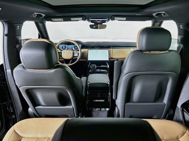 New 2026 Black Land Rover Dynamic SE image 23