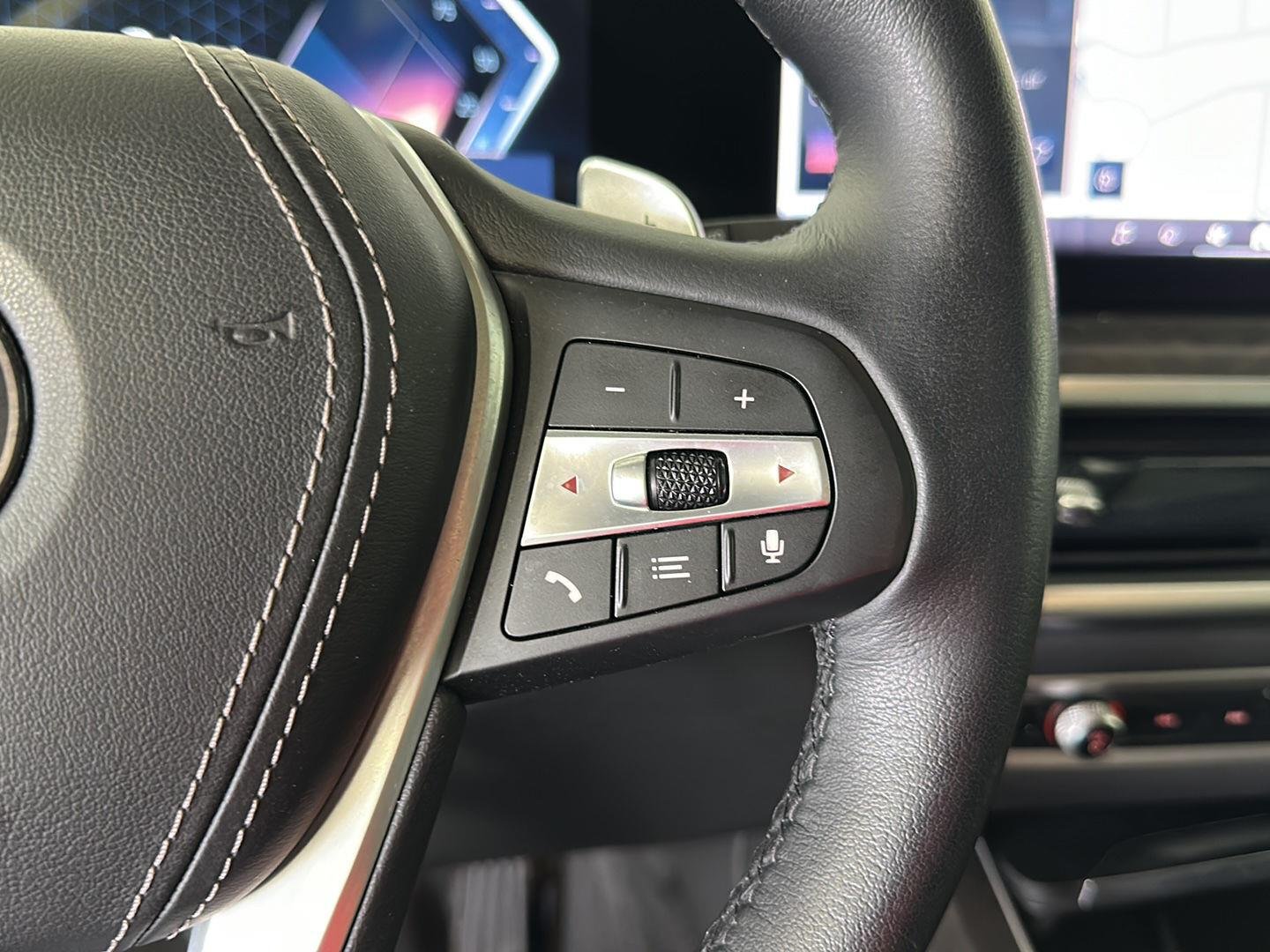 Used 2024 Skyscraper Grey Metallic BMW xDrive40i image 15