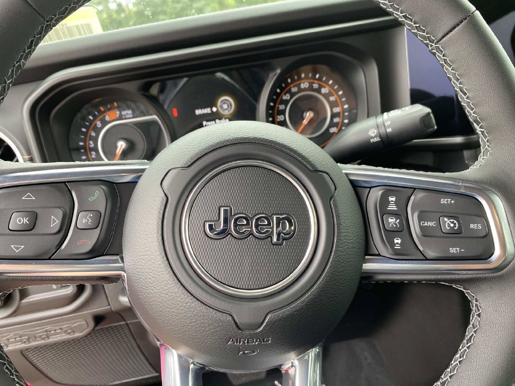 New 2026 Tuscadero Pearl-Coat Exterior Paint Jeep Sahara image 13