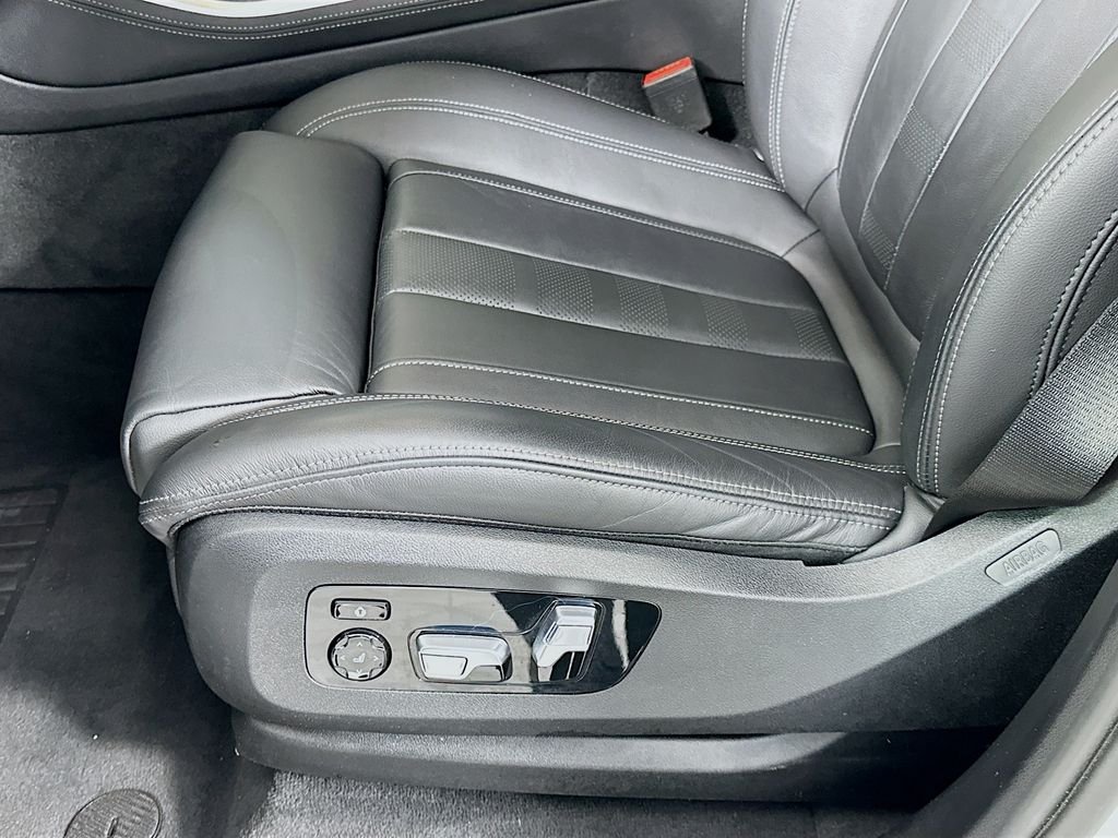 Used 2022 Mineral White Metallic BMW xDrive45e image 20