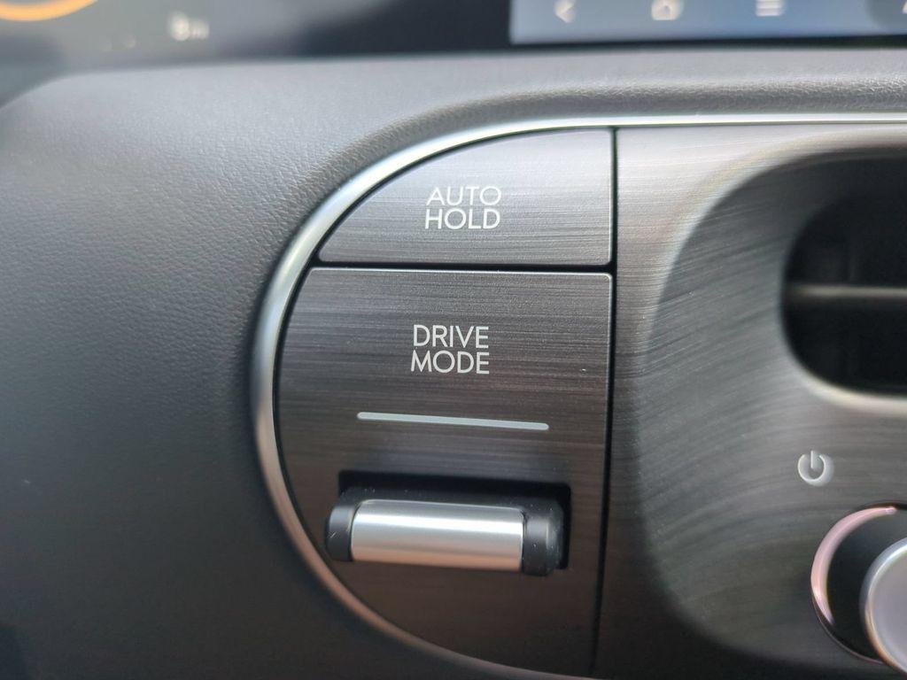 New 2026 Gray Hyundai SEL FWD image 31