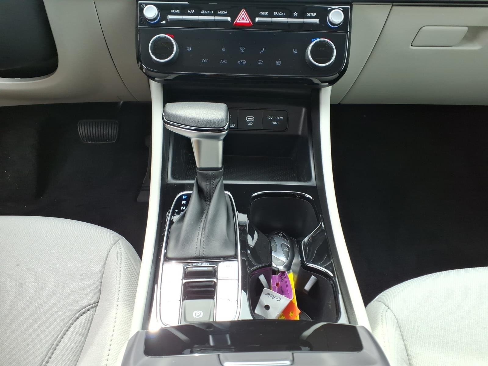 Used 2026 Serenity White Pearl Hyundai SEL image 25