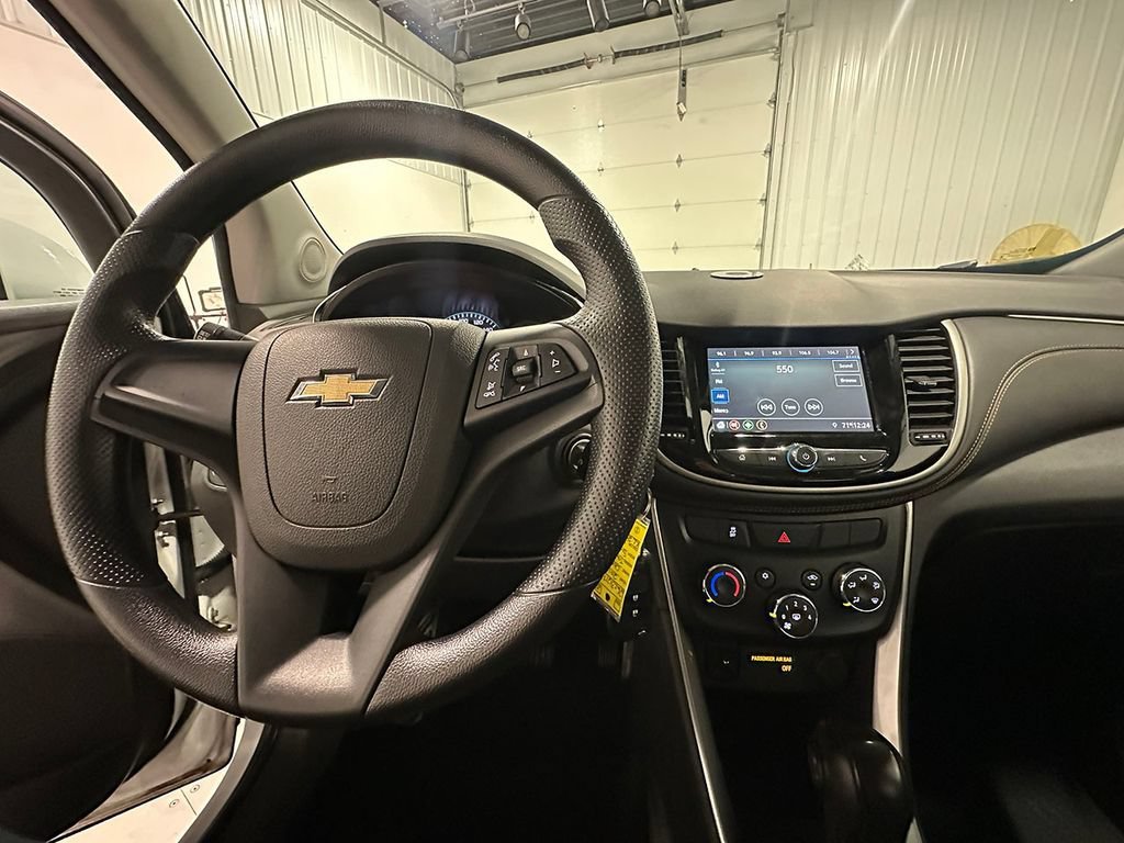Used 2019 SUMMIT WHITE Chevrolet LS image 33