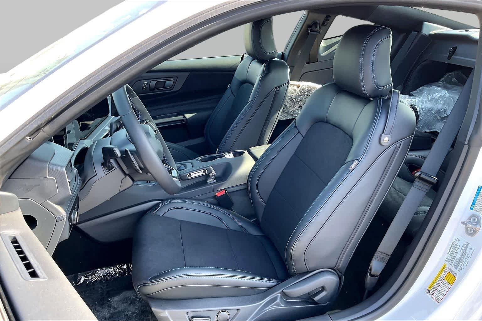 New 2026 Oxford White Ford Dark Horse® Premium image 7