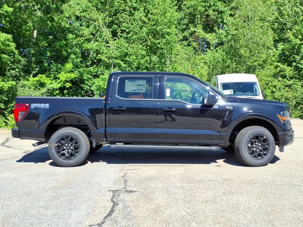 New 2026 Agate Black Metallic Ford XLT image 4
