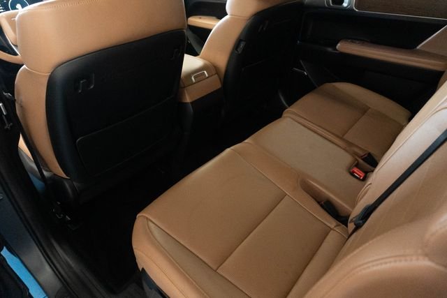 2025 Hyundai Santa Fe Limited - Photo 7
