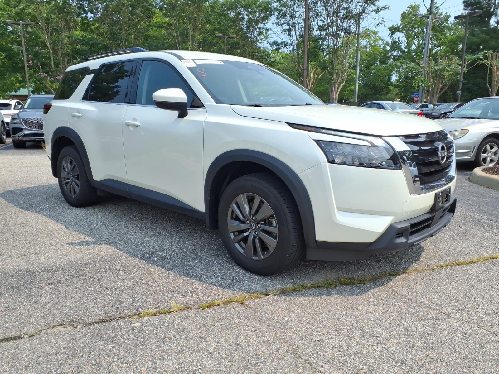 Used 2024 Pearl White Tricoat Nissan SV image 4