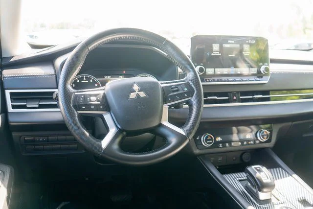Used 2022 Black Mitsubishi  image 14